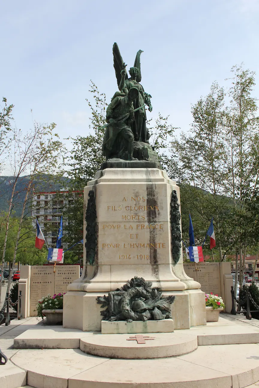 Monument à bellegarde Monument à bellegarde